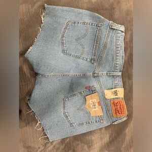 Levi’s 501 Women’s high rise shorts